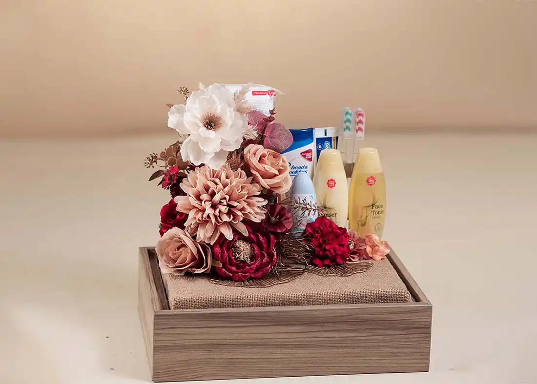 skincare rapi dalam box hantaran pernikahan mewah